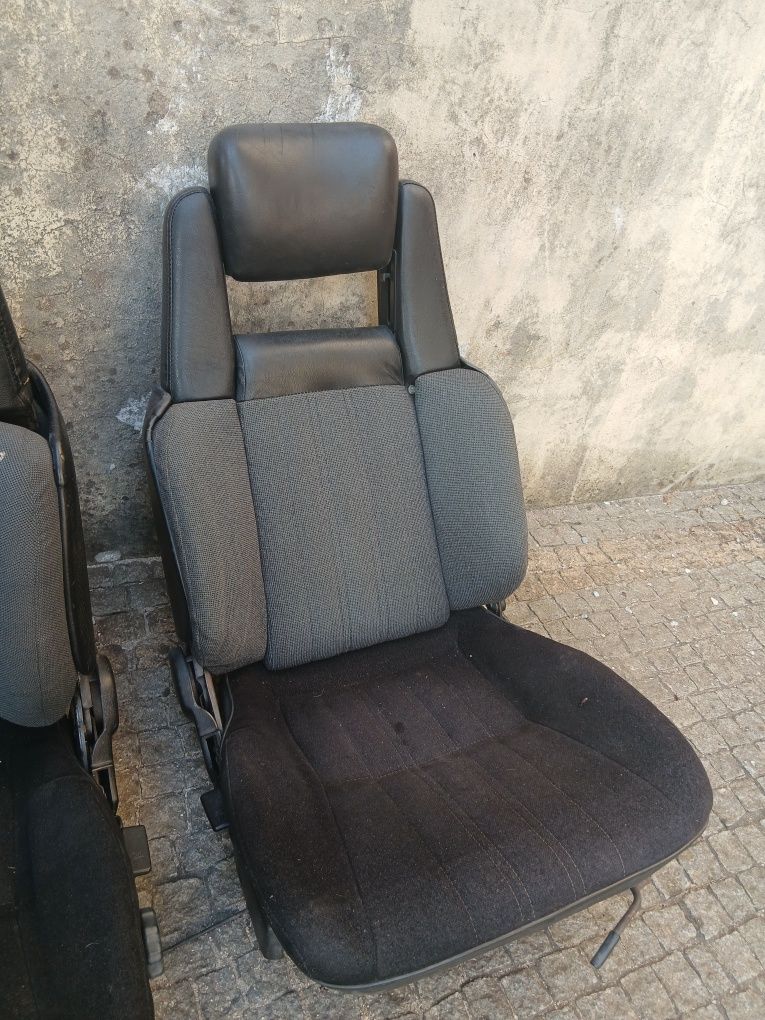 Bancos da frente AE86 Toyota Corolla GT