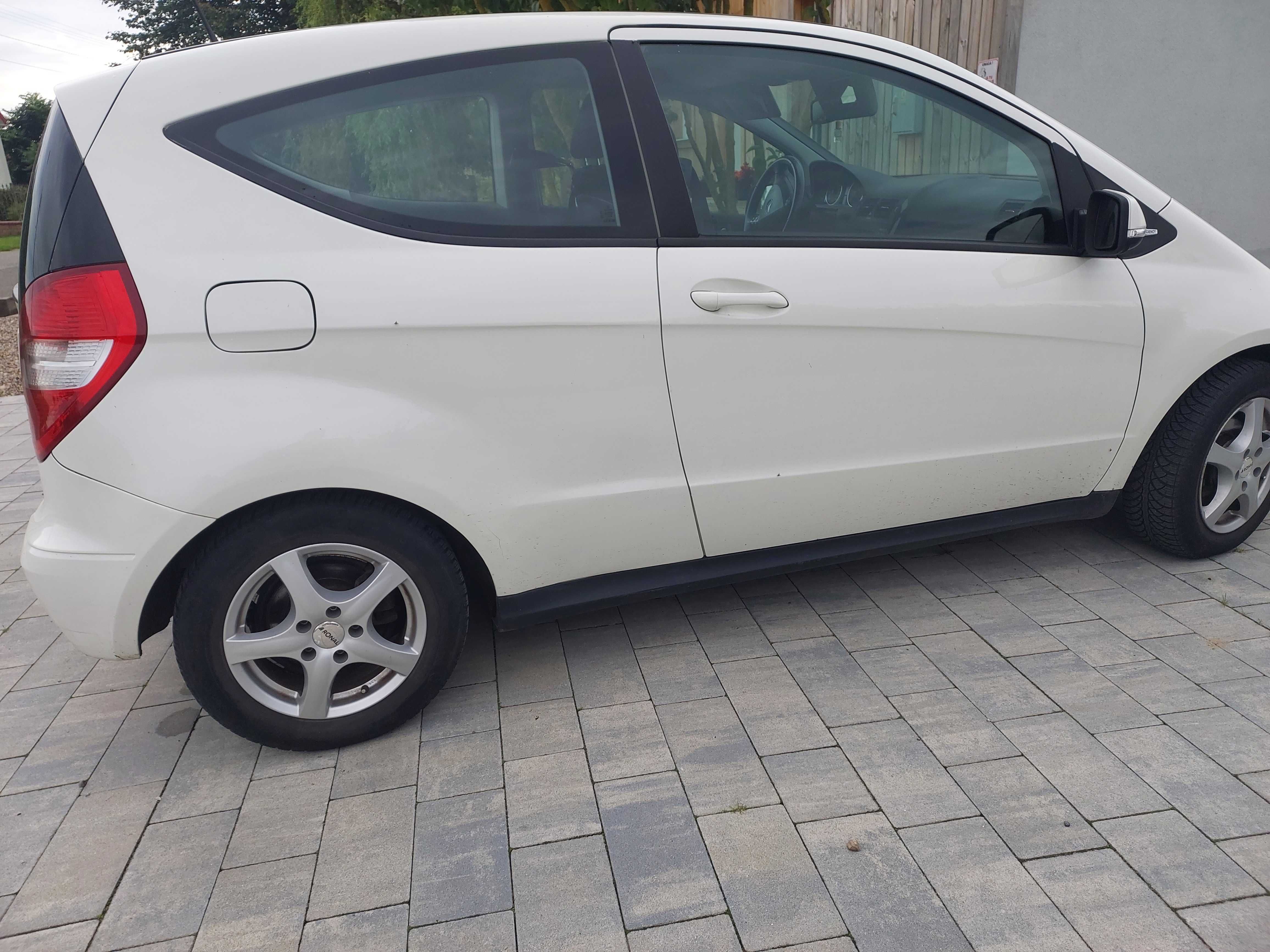 Mersedes benz A classa samochod