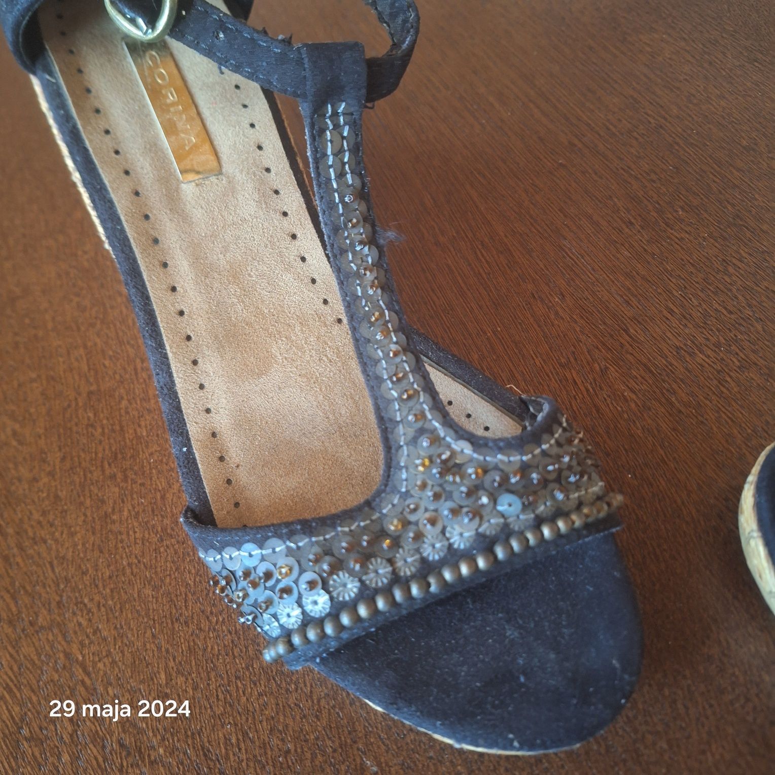 Buty damskie Corina rozmiar 37 nowe stan idealny.
