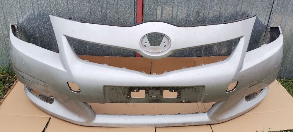 Zderzak przód przedni Toyota Verso 2009-2013