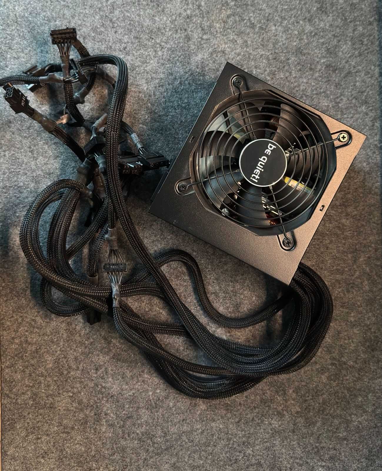 Komputer stacjonarny CPU: i5-6500, GPU: GTX970, RAM: 16GB