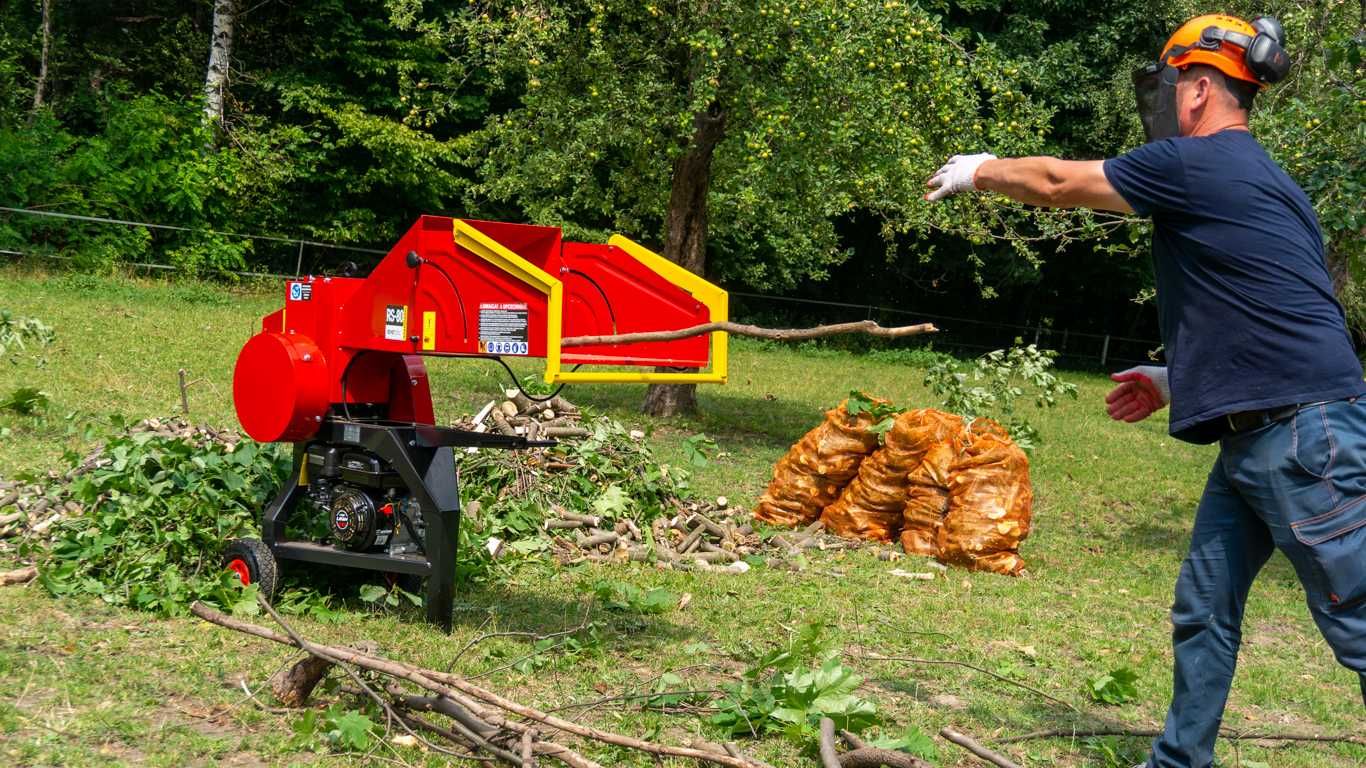 Rozdrabniacz spalinowy 7KM === REMETCNC RS-80 === Rębak do gałęzi