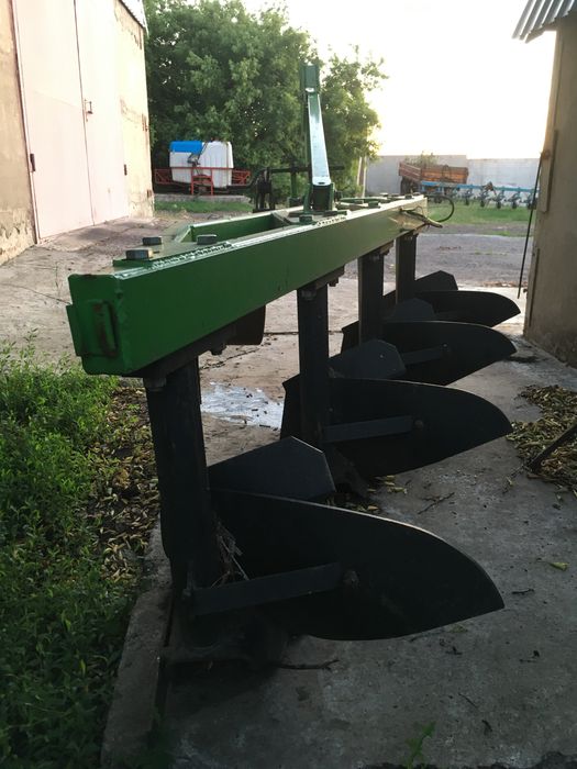 Продам плуг.