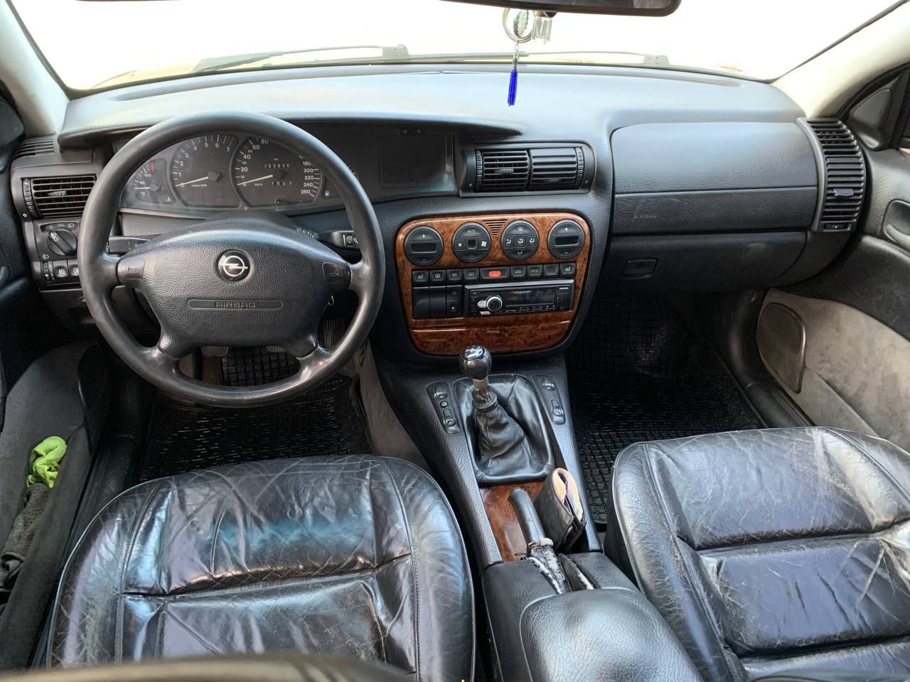 Opel Omega B 2.5 v6