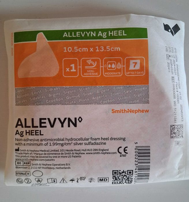 Allevyn AG Heel, 10,5 cm x 13,5 cm, opatrunek ze srebrem na piętę