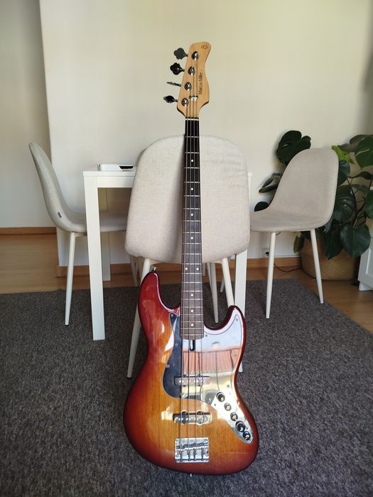 Baixo Sire Marcus Miller V3