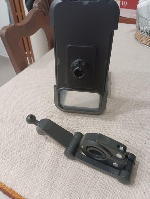 Vendo capa para telemóvel, para mota contra chuva nunca usada, não ser