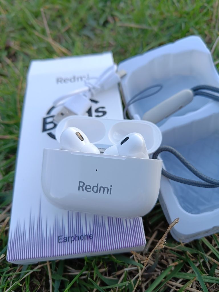 Навушники "Redmi Buds"нові