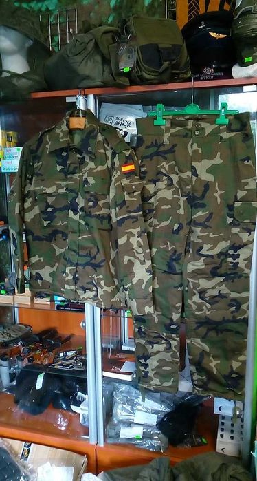 Kurtka + spodnie Armia Hiszpania Woodland r.1C zimowy Unikat