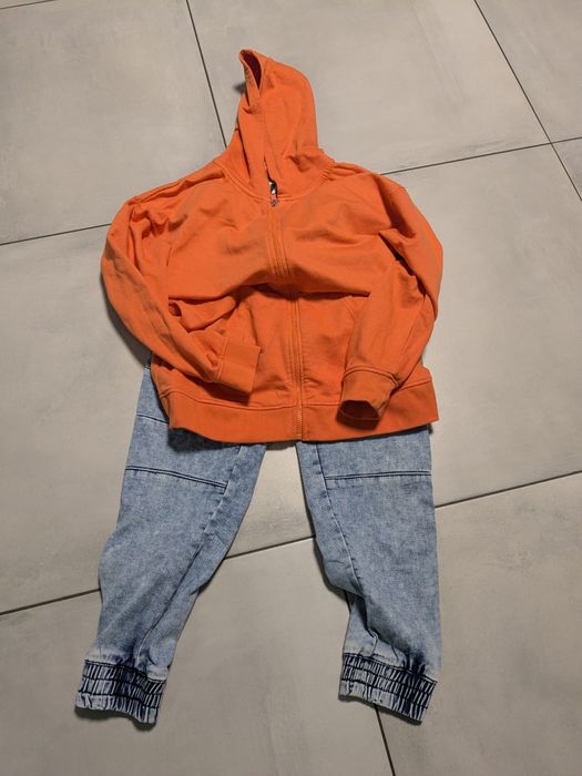 Zestaw spodnie i bluza 158