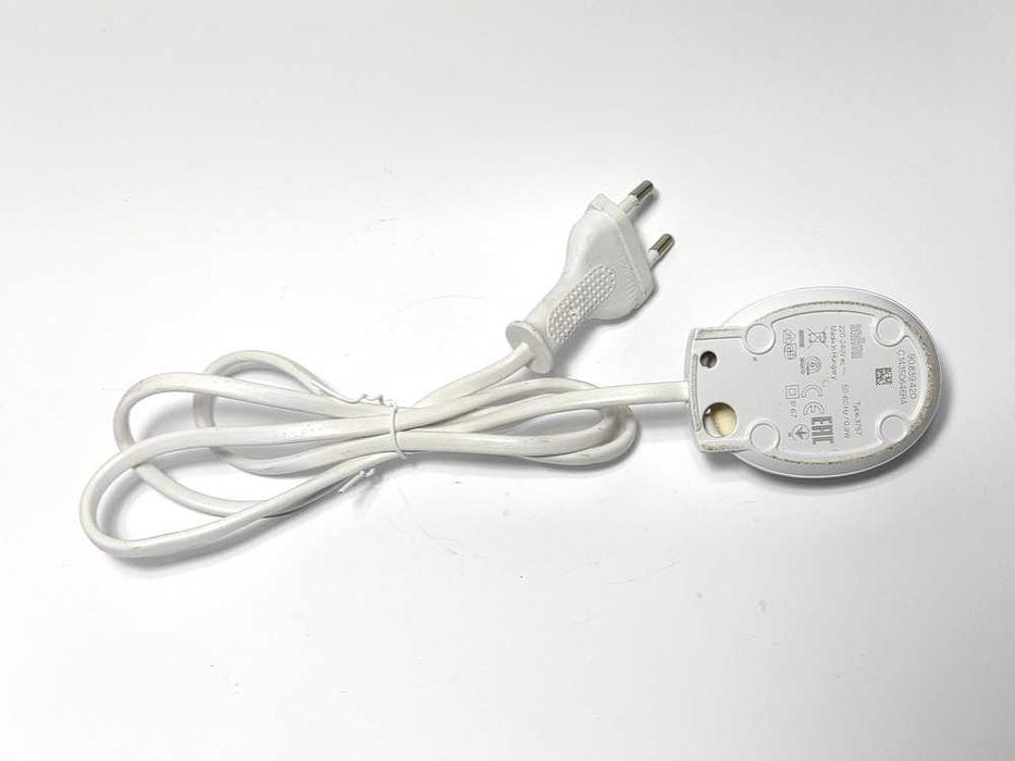 Детская электрическая зубная щетка Oral-B Kids Frozen + з\у