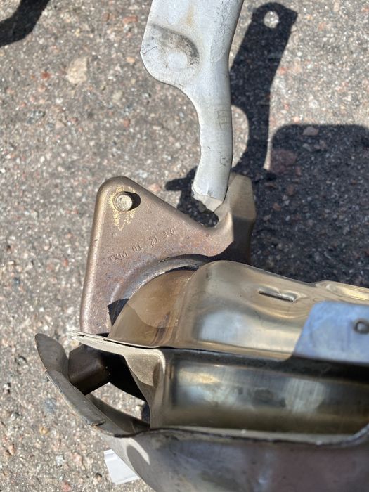 Коллектор выпускной с катализатором Nissan Rogue Т33 2021 2.5 та 1.5т