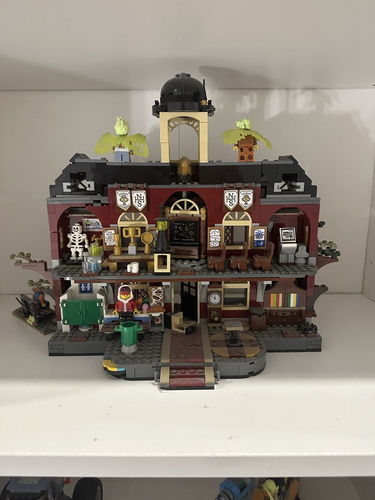 Lego hidden side newbury haunted high school
