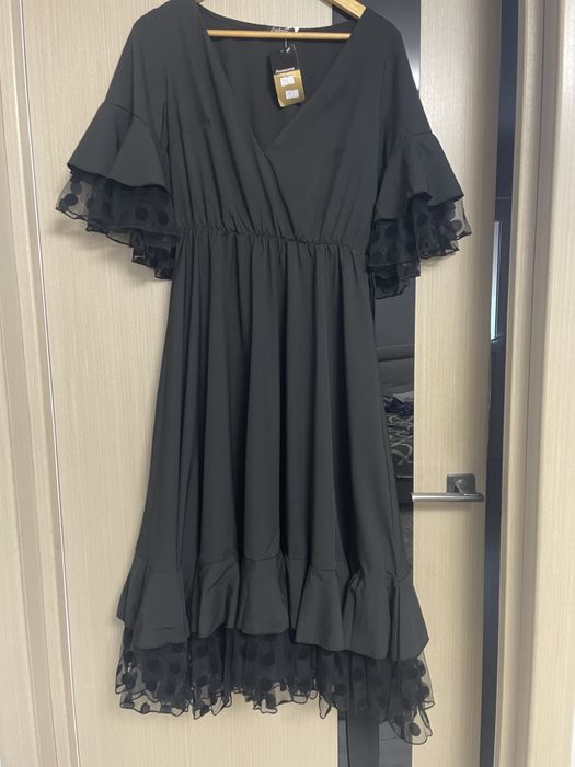 Вечірня пишна сукня