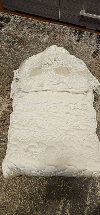 Конверт шовковий  утеплений на виписку для дівчинки