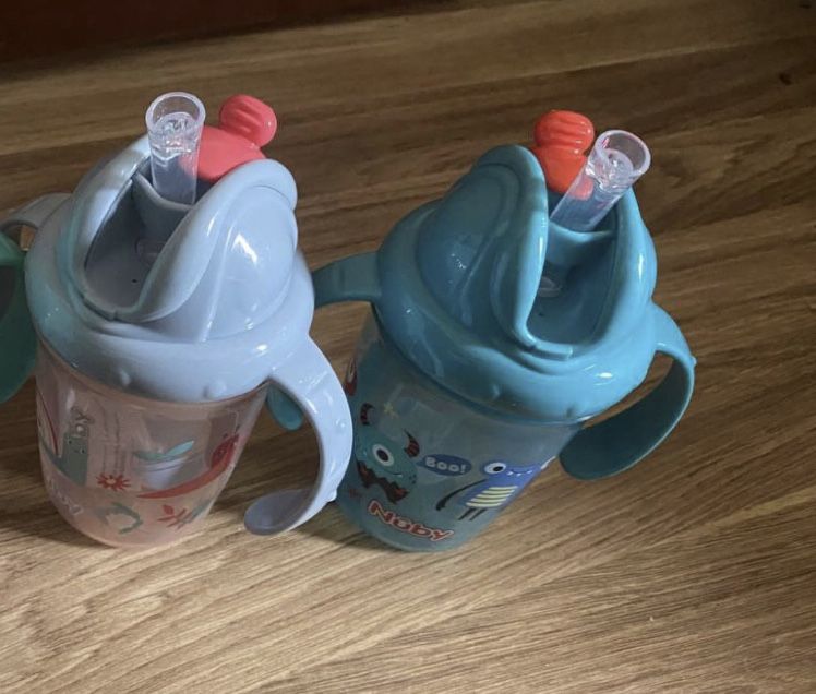 Тренировочная чашка поильник непроливайка Nuby с ручками 4+ месяца