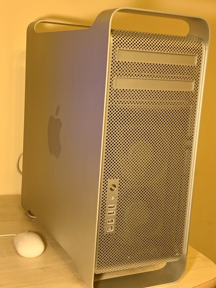 Mac Pro 3.1 early 2008,  Apple Cinema Display 30”