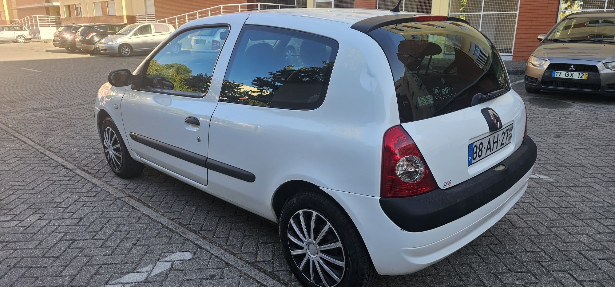 Renault Clio 1.2 gasolina impecável 05