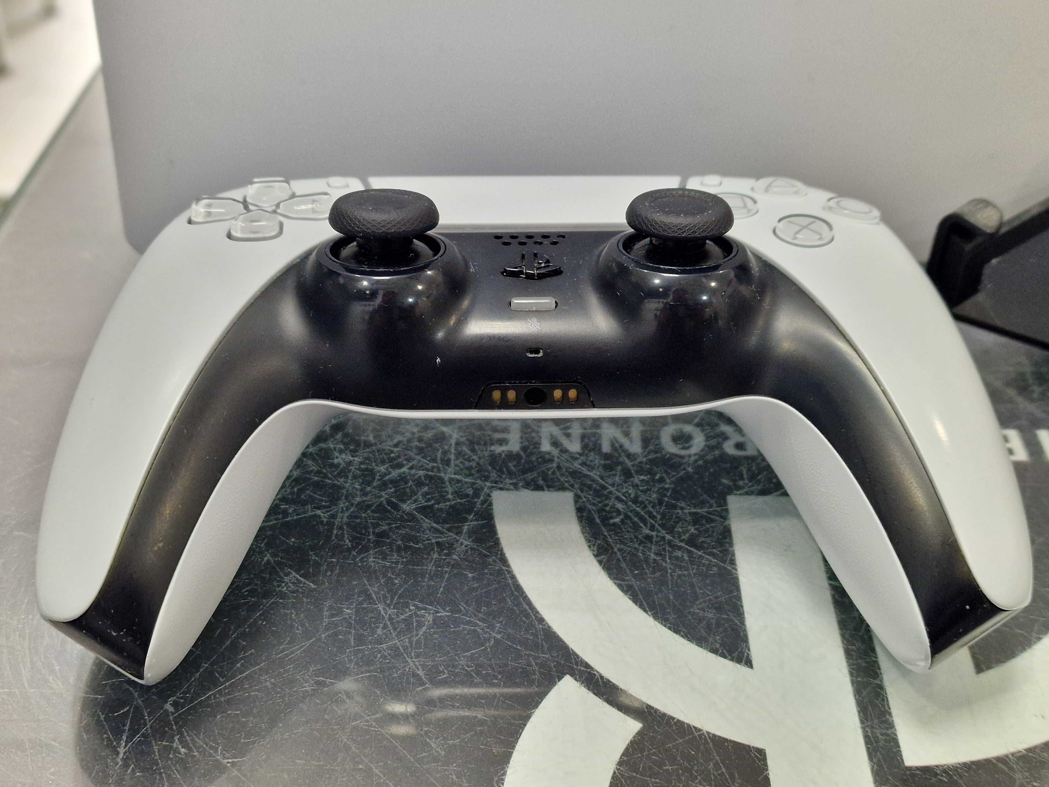 Playstation 5 wersja z napędem 825GB/ +pad/ +5 gier/ Grade A/ PS5/ GW6