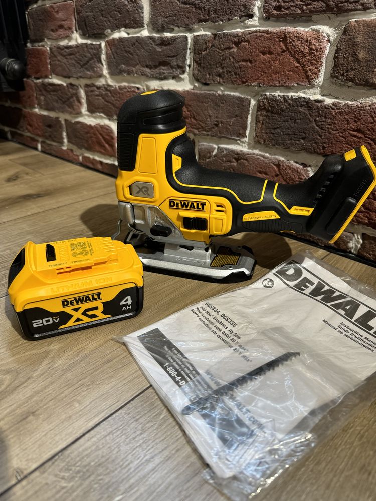 Лобзик DeWalt DCS335B