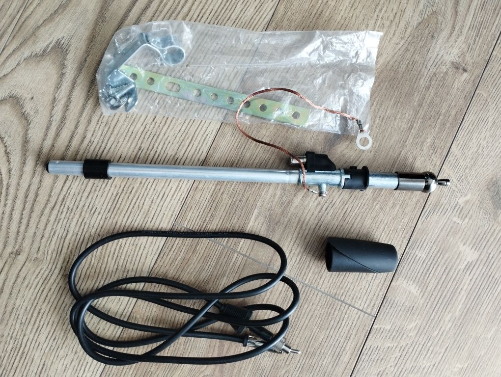 Oryginalna antena w błotnik Opel Astra F