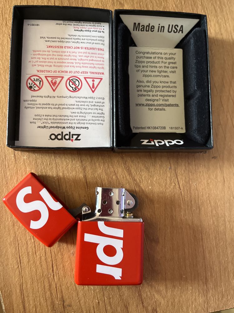 Zippo X Supreme - novo