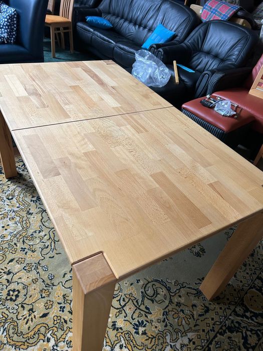 Drewniany stół + 8 krzeseł