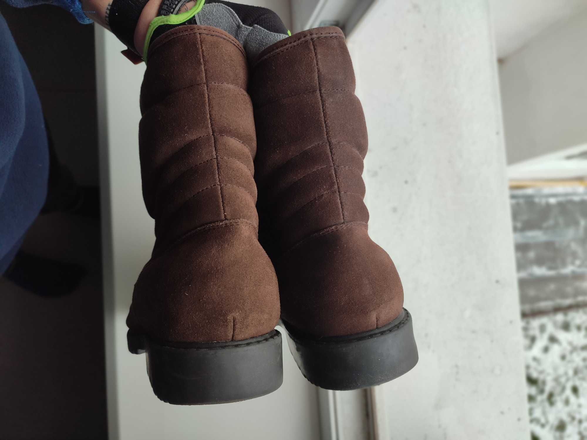 Мужские зимние замшевые ботинки коричневого цвета
