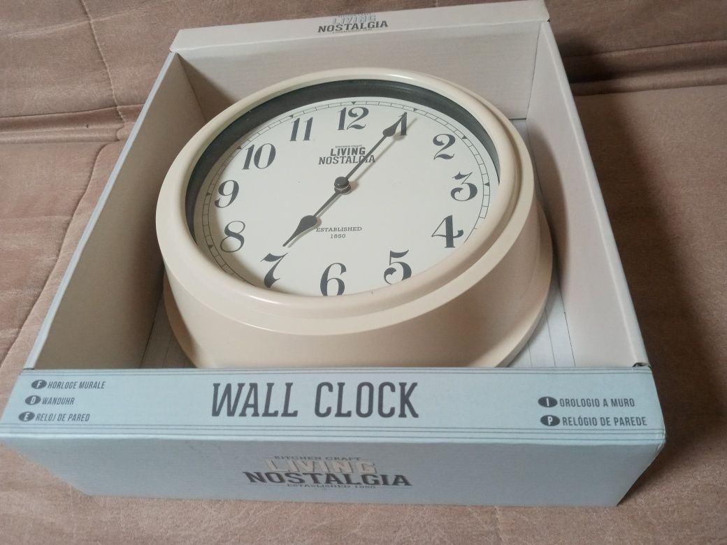 Wyjątkowy zegar ścienny w stylu Vintage Living Nostalgia 24 cm
