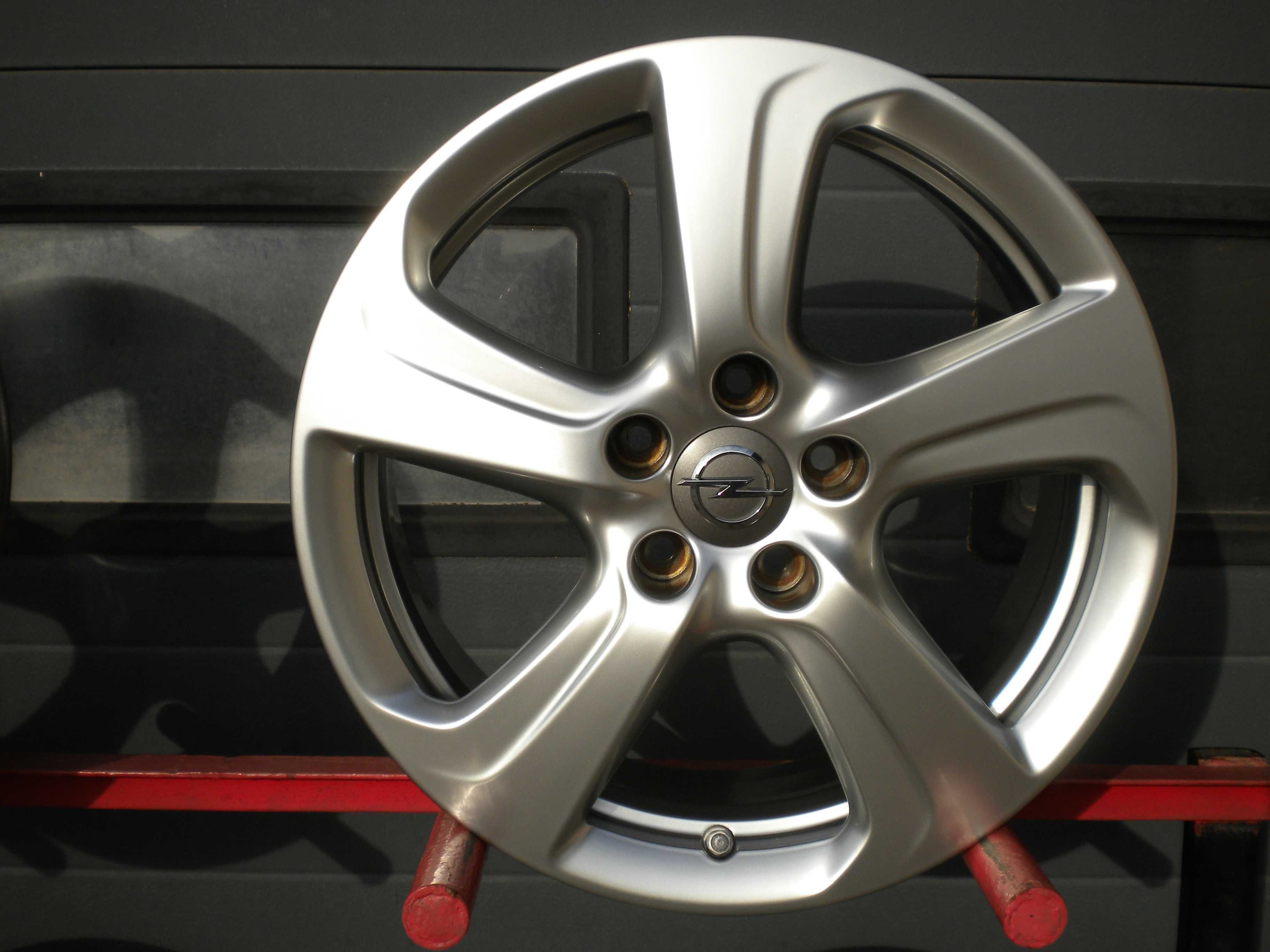 Felgi aluminiowe fabryczne 17 5x110 Opel Adam Corsa D E czujniki TPMS