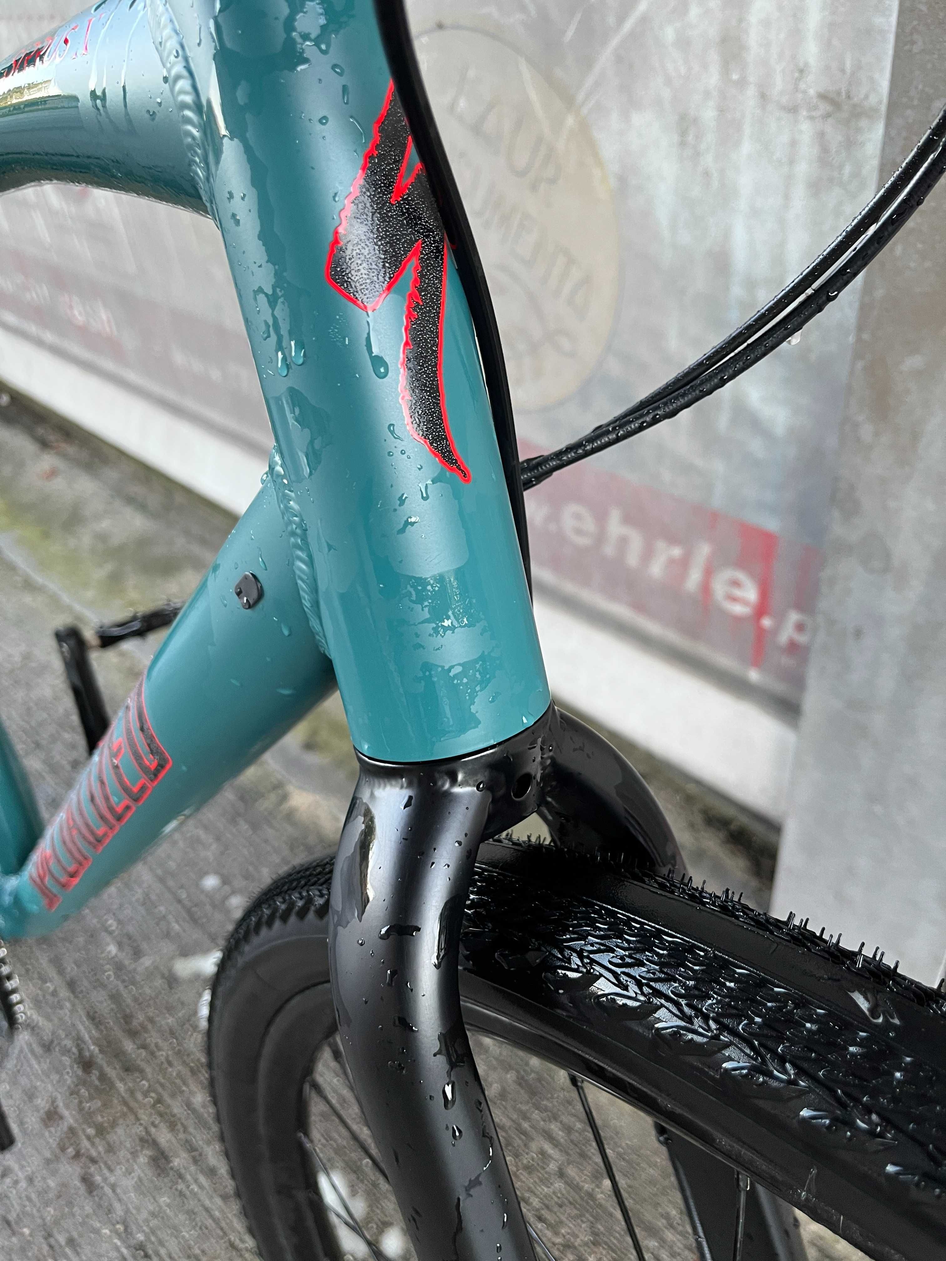 NAGRODA Specialized Sirrus X 2.0 Dusty Turquoise 2021 rama L koła 28"