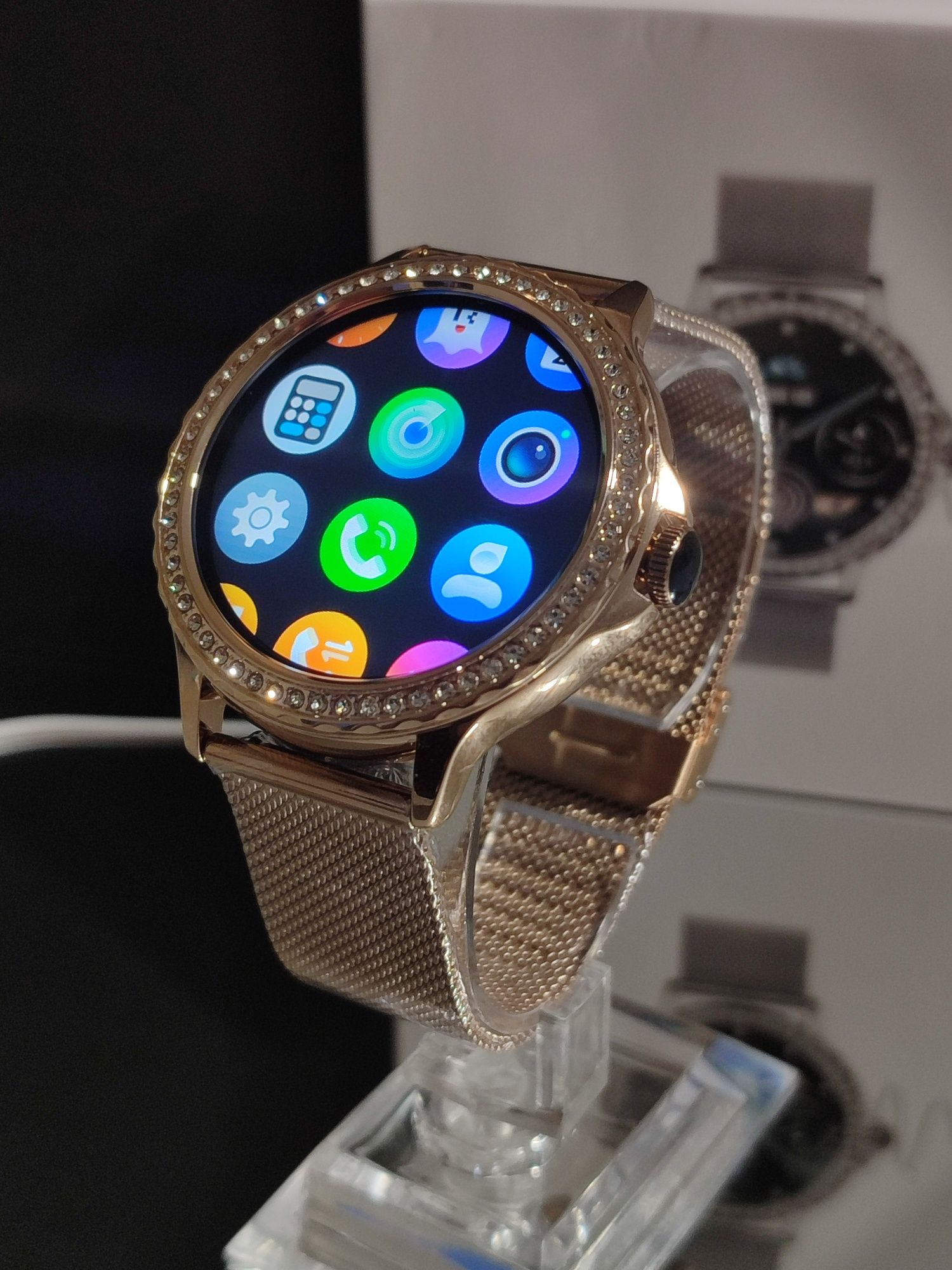Nowy piękny smartwatch bluetooth zegarek złoty
