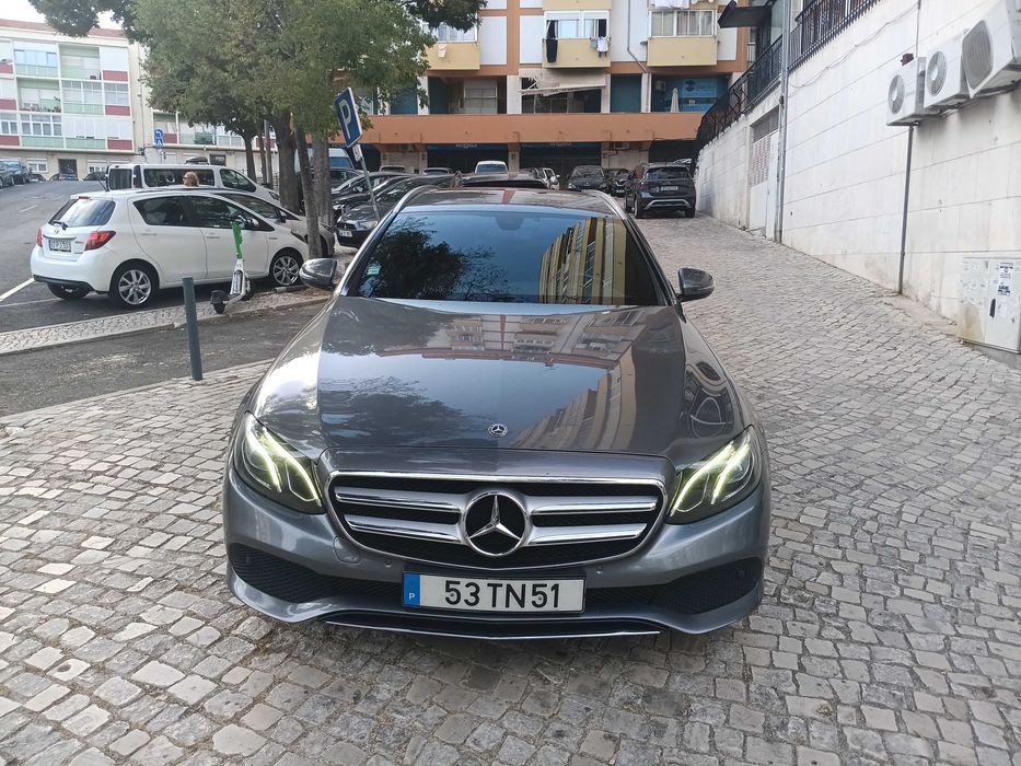 Mercedes-Benz E220 Nacional