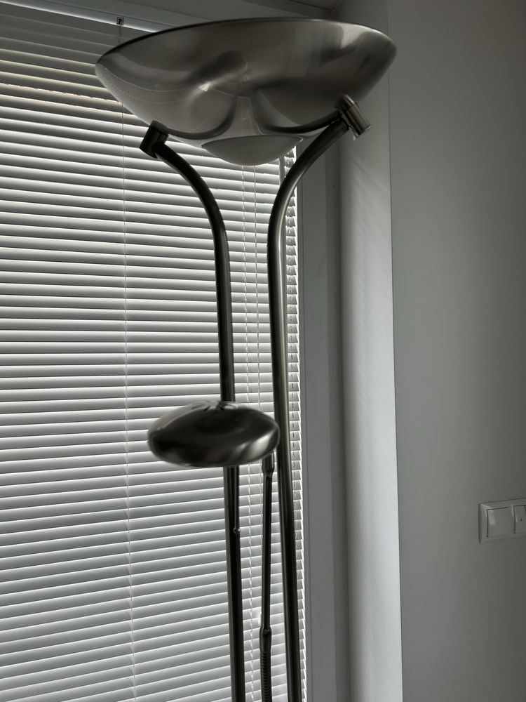 Dwie lampy w jednym.