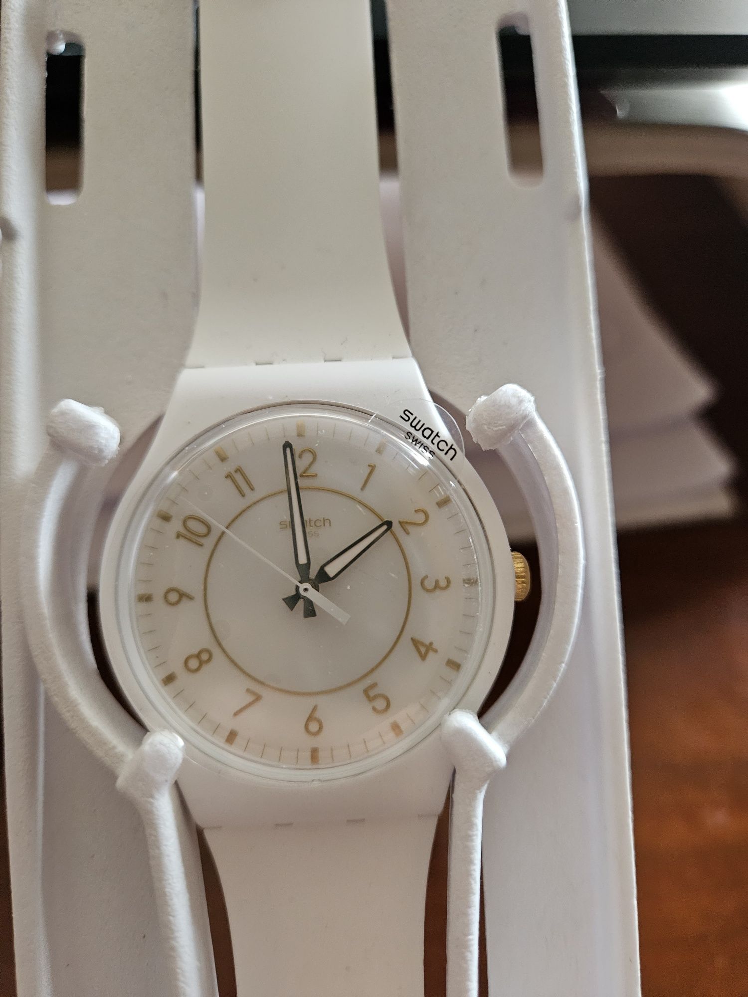 SWATCH  mod CHIC PAY