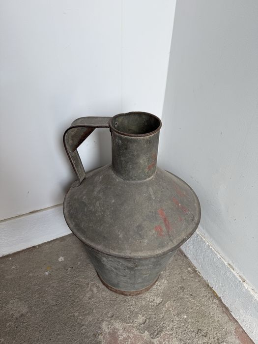 Cantaro antigo metal
