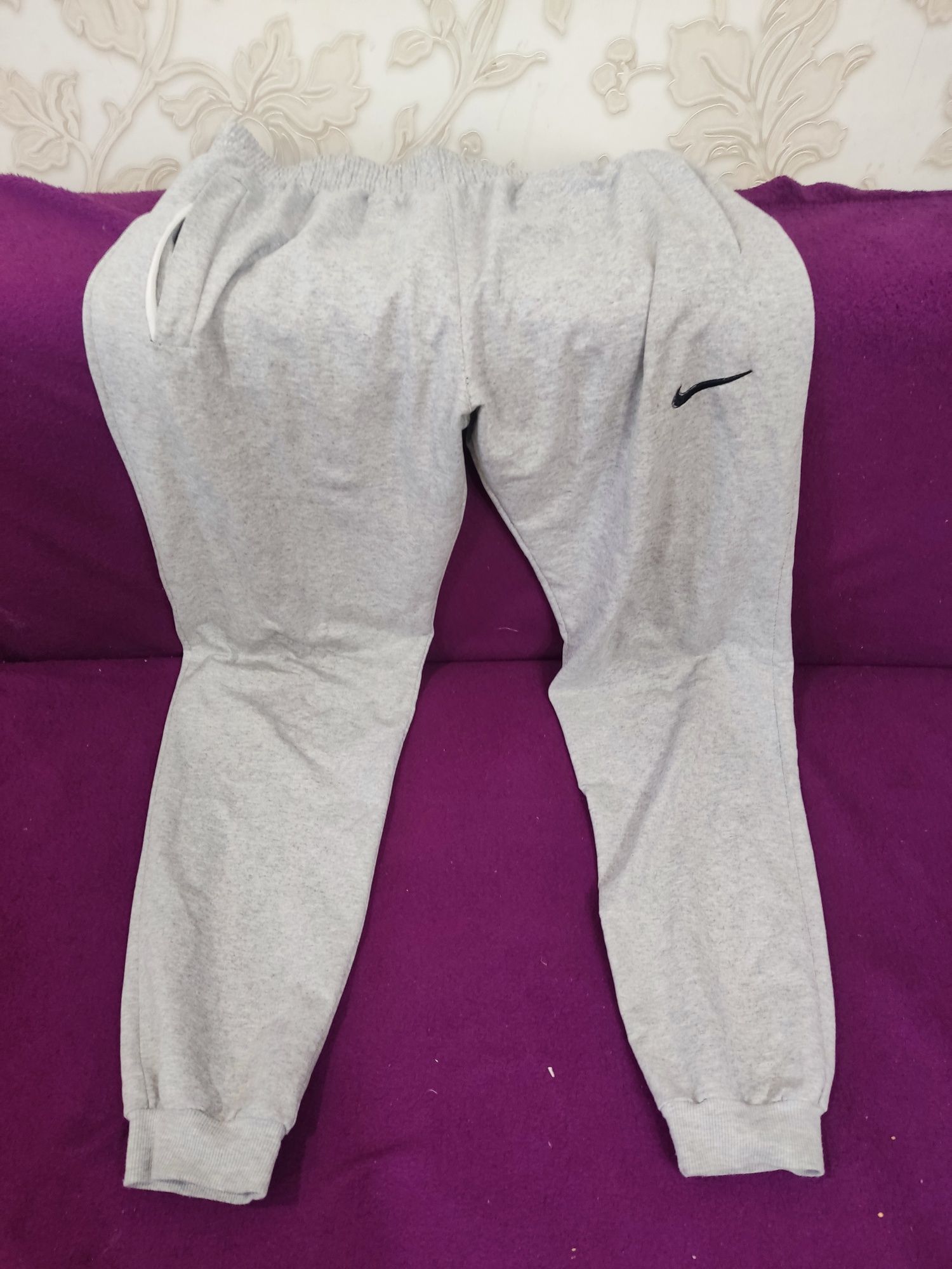 Сірі штани найк ( Nike )