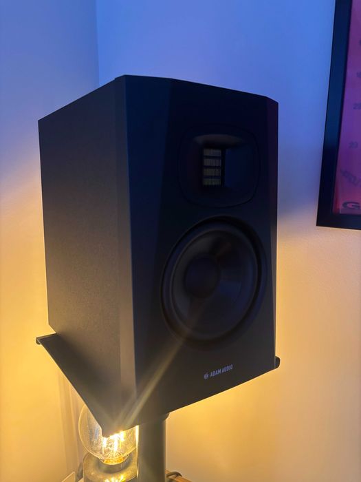 Par Adam Audio T5V + 2x Millenium DM2 Stands – Som Profissional