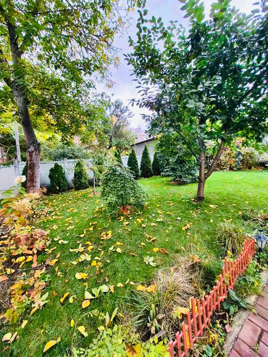 Продам елітну трикімнатну квартиру в центрі міста - 100 м².