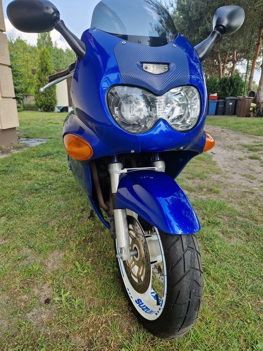 Suzuki gsxf 600 ..