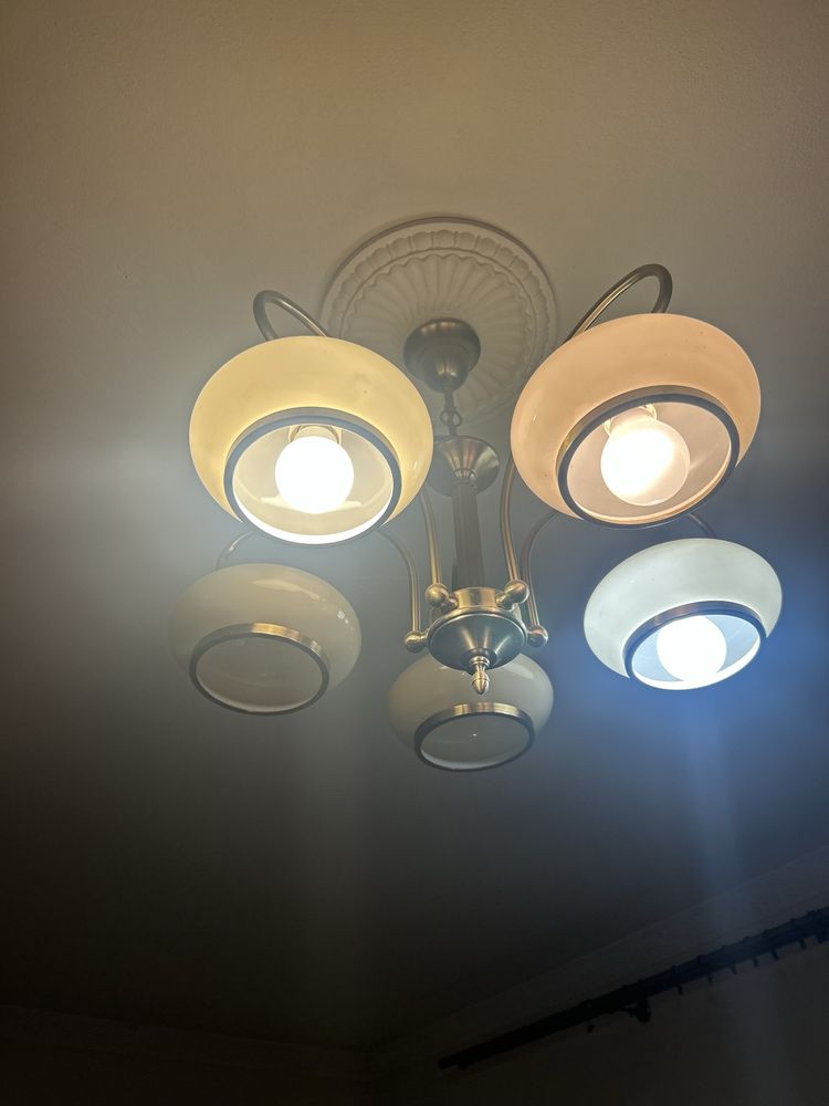 Duza lampa sufitowa