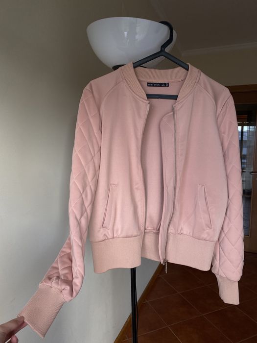 Casaco estilo bomber rosa