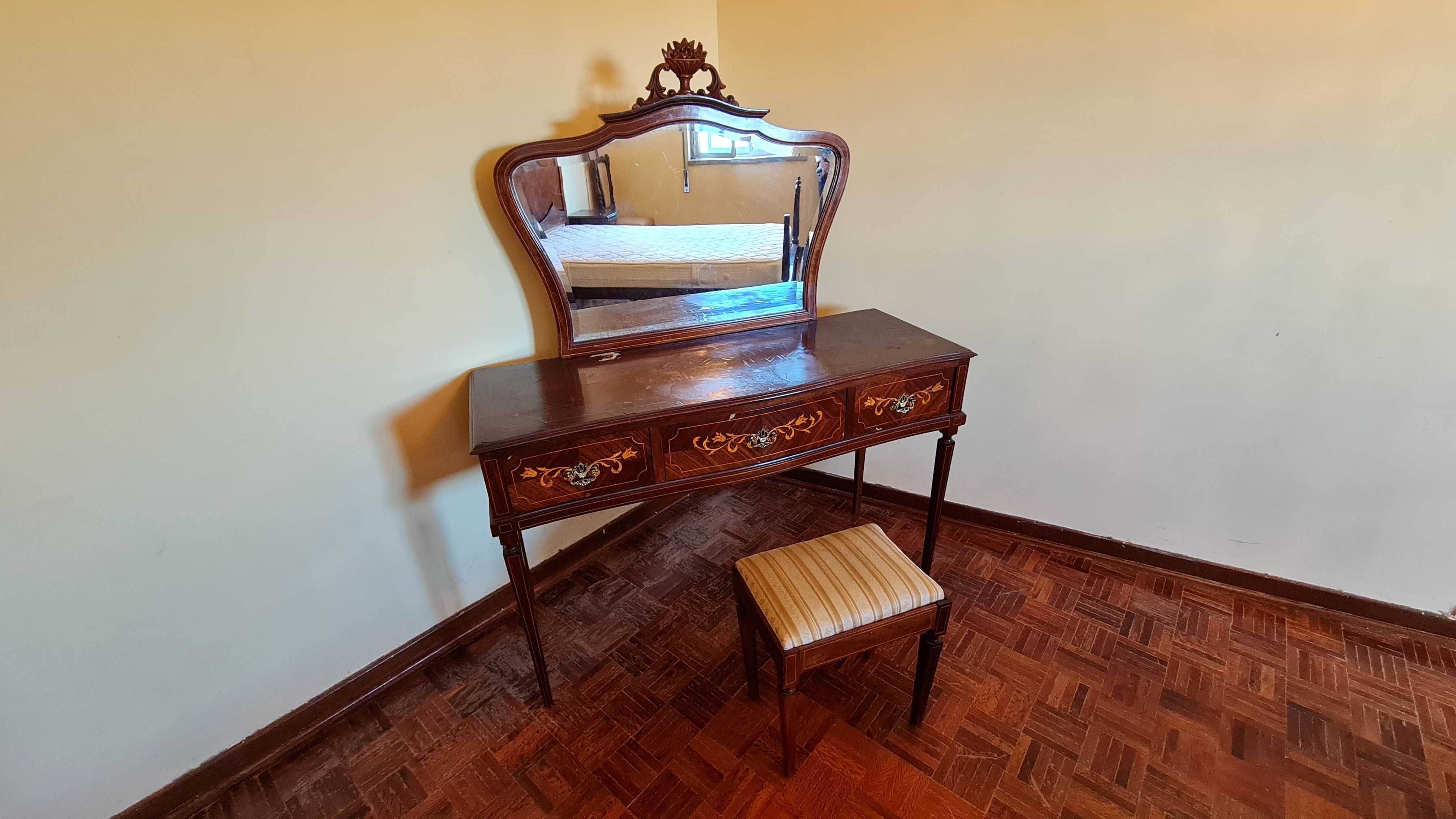 Secretária Vintage com Espelho e Banco