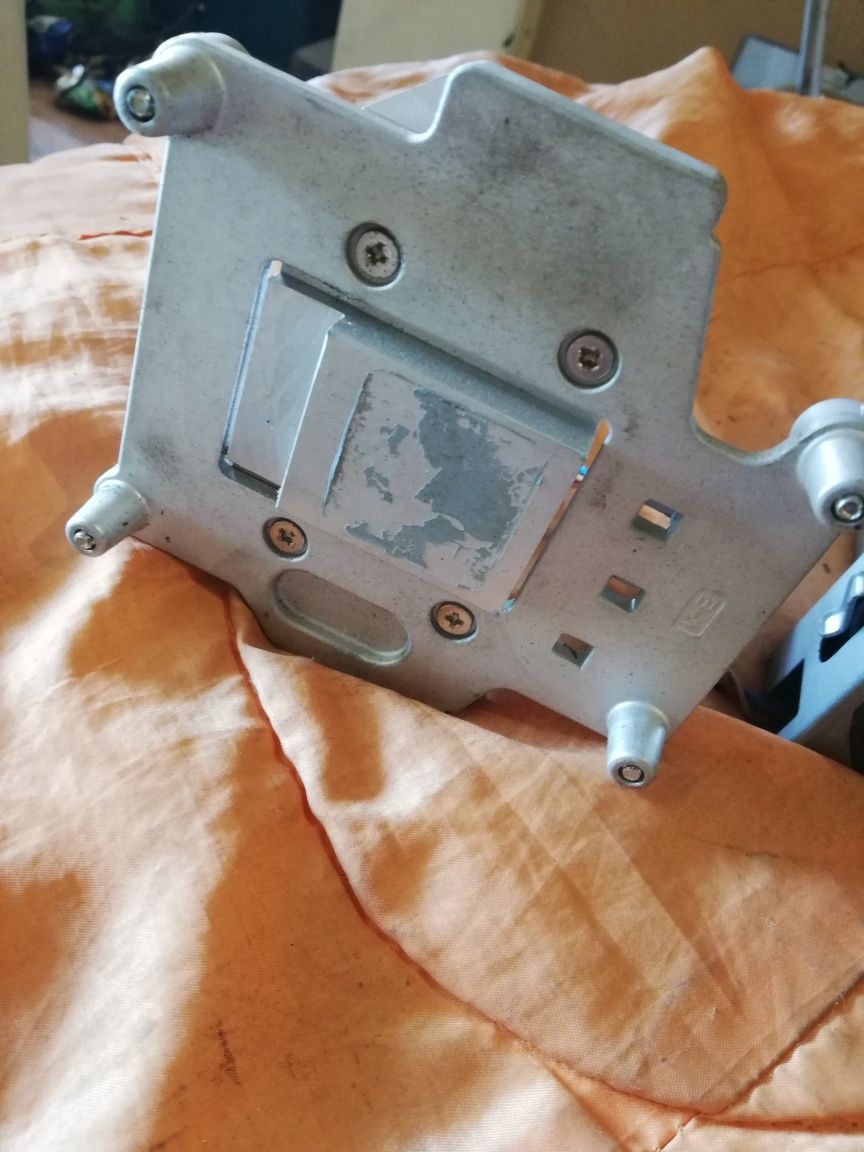 Radiator z wentylatorem Dell