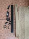 Soundbar preto, c/ comando.