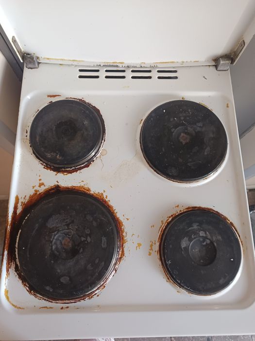 Електрична плита з духовкою