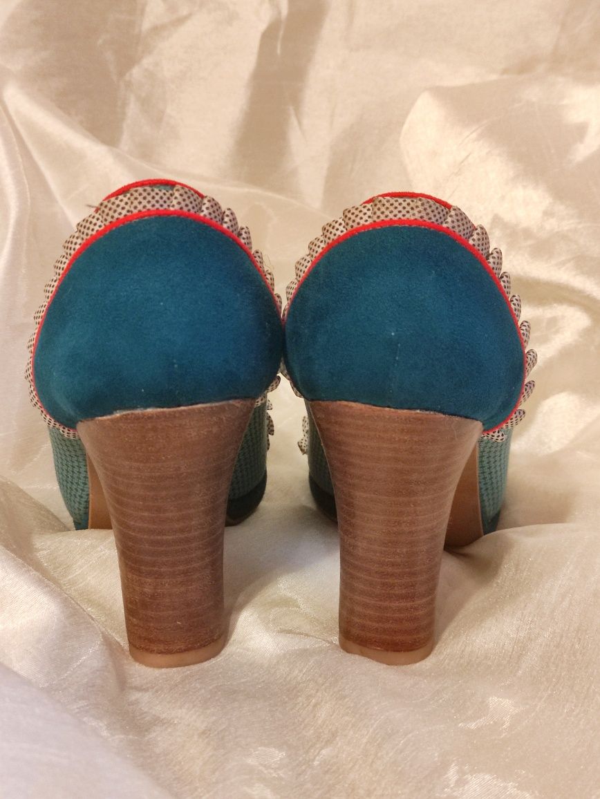 Par de sapatos Ruby Shoo - usado - negociável