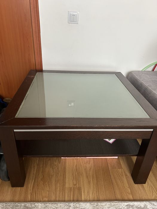 Продам стола 81*81см. висота 45см.