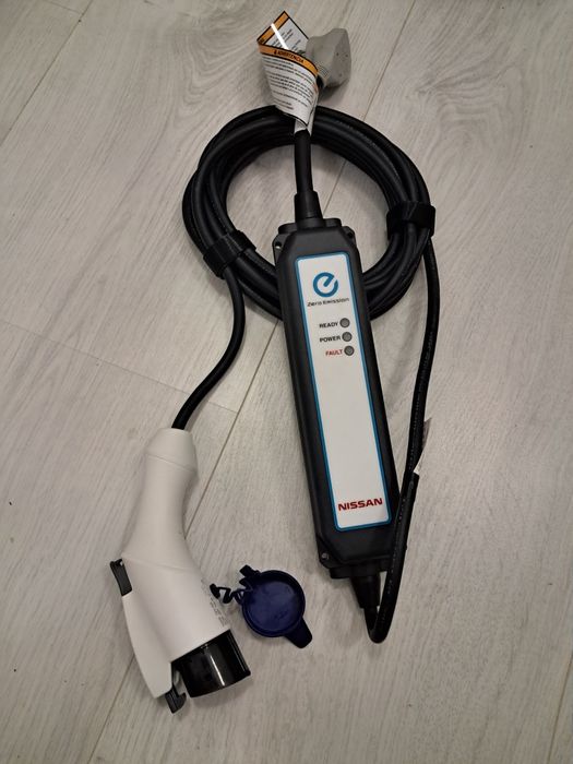 Зарядний пристрій Nissan Leaf