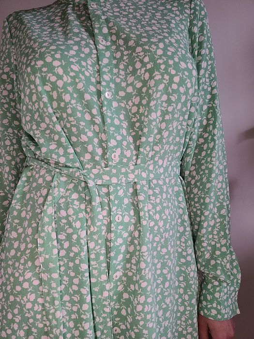 Zielona sukienka koszulowa oversize kwiaty Vero Moda